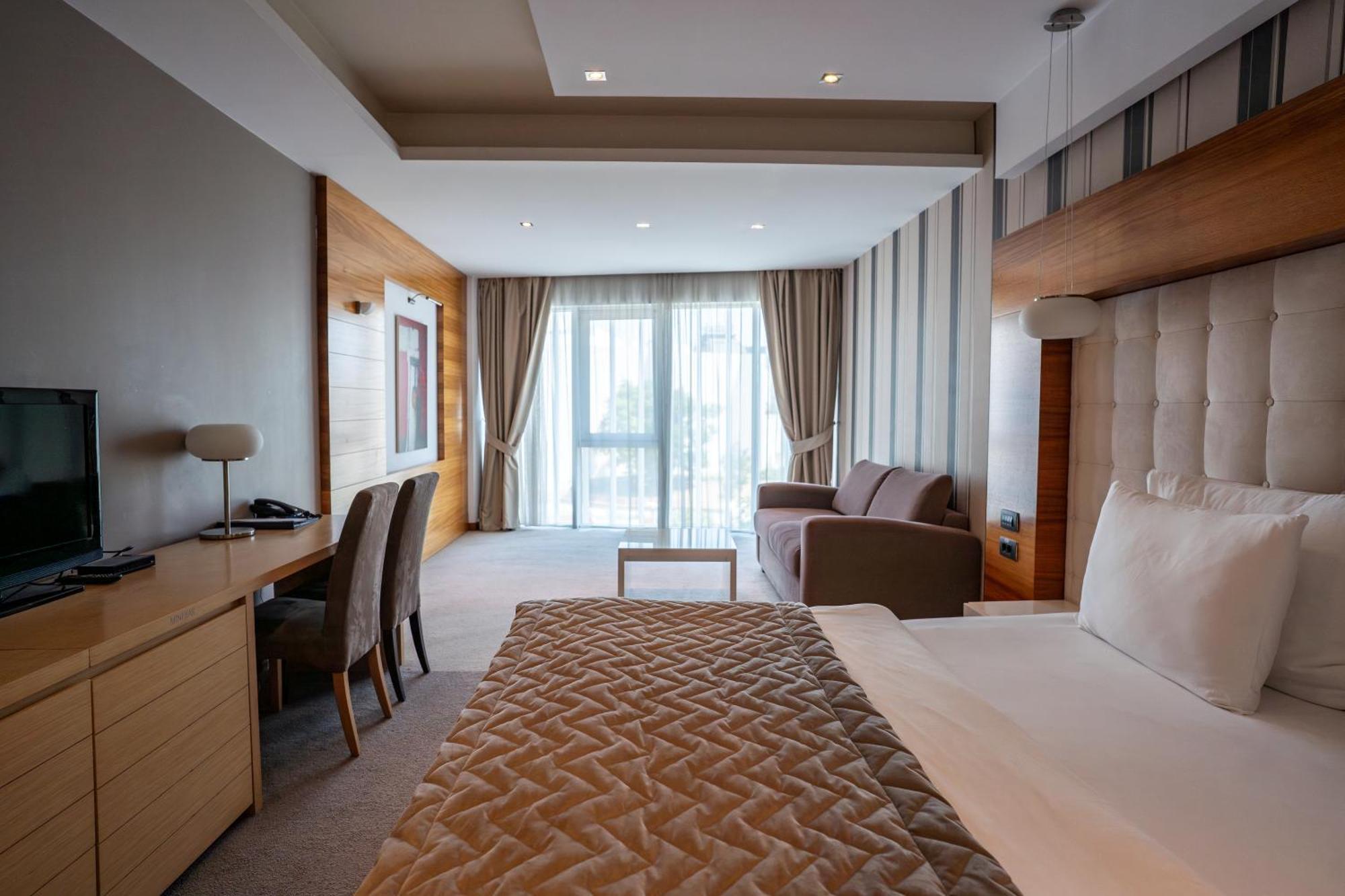 Garni Hotel Centar نوفي ساد المظهر الخارجي الصورة