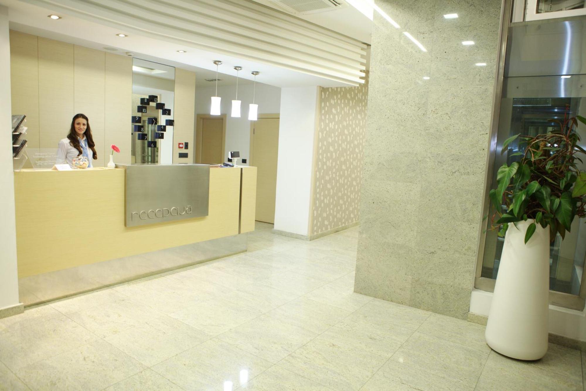 Garni Hotel Centar نوفي ساد المظهر الداخلي الصورة
