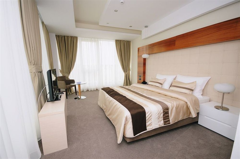 Garni Hotel Centar نوفي ساد المظهر الخارجي الصورة